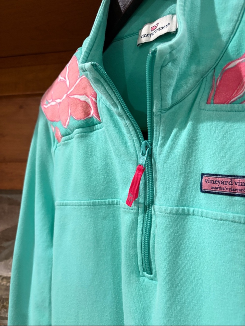 Vineyard Vines Sz L Aqua Quarter-Zip Pullover with Pink Floral Shoulder Panels - Picture 4 of 8